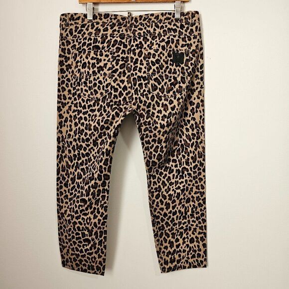 EUC LIKE NEW ZARA ANIMAL PRINT MID RISE SOFT PANTS SIZE 34 WOMENS - Picture 2 of 16